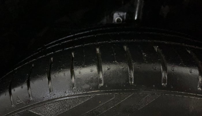 2018 Maruti Baleno ZETA PETROL 1.2, Petrol, Manual, 21,688 km, Left Front Tyre Tread