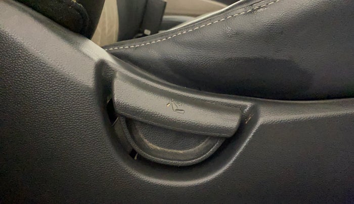 2017 Hyundai Grand i10 SPORTZ 1.2 KAPPA VTVT, CNG, Manual, 98,385 km, Driver Side Adjustment Panel