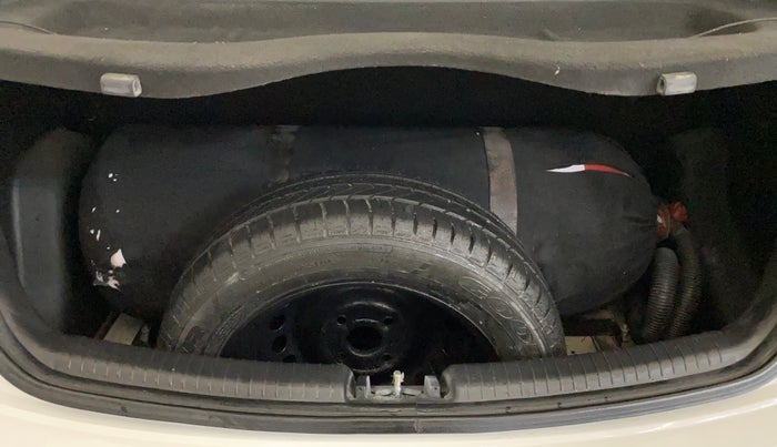 2017 Hyundai Grand i10 SPORTZ 1.2 KAPPA VTVT, CNG, Manual, 98,385 km, Boot Inside