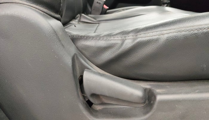 2013 Maruti Wagon R 1.0 LXI, Petrol, Manual, 91,826 km, Driver Side Adjustment Panel