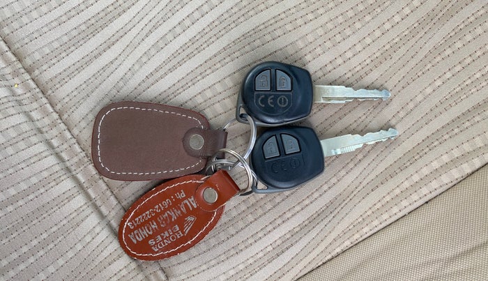 2019 Maruti Dzire VXI, Petrol, Manual, 30,100 km, Key Close Up