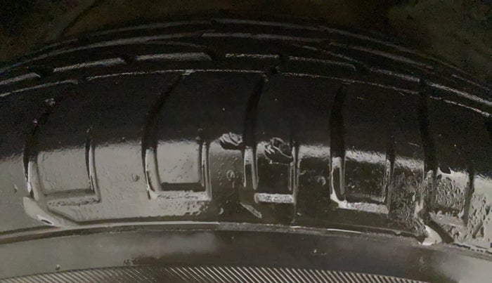 2021 Mahindra XUV300 W4 1.5 DIESEL, Diesel, Manual, 41,391 km, Right Rear Tyre Tread