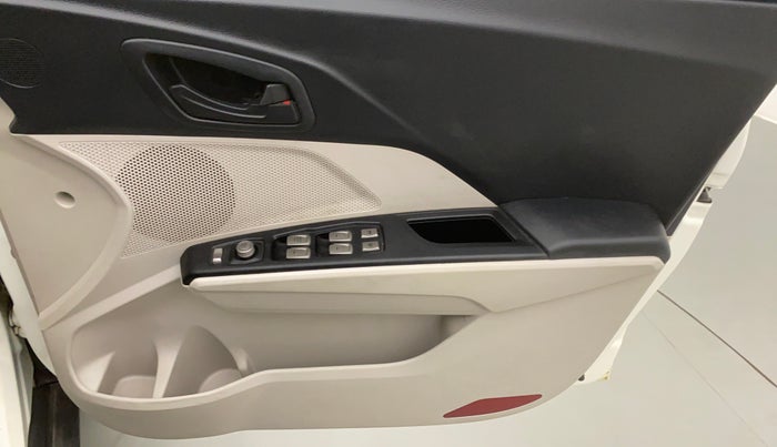 2021 Mahindra XUV300 W4 1.5 DIESEL, Diesel, Manual, 41,391 km, Driver Side Door Panels Control