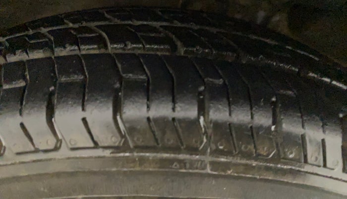 2010 Maruti A Star VXI, Petrol, Manual, 62,937 km, Right Rear Tyre Tread