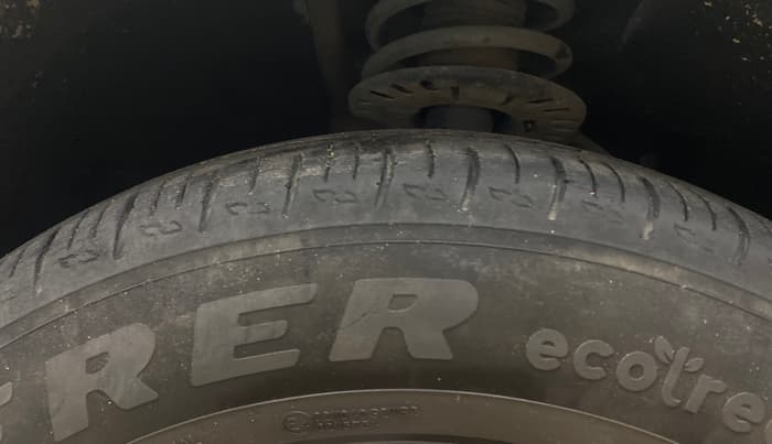 2022 Mahindra XUV700 AX 5 D MT 5 STR, Diesel, Manual, 61,792 km, Left Front Tyre Tread