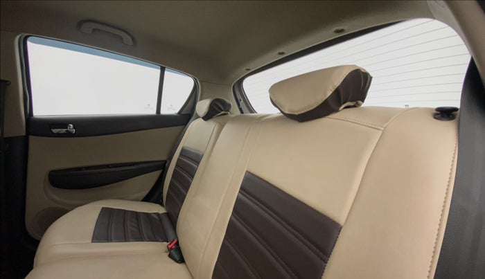 2013 Hyundai i20 ASTA 1.2, Petrol, Manual, 70,890 km, Right Side Rear Door Cabin