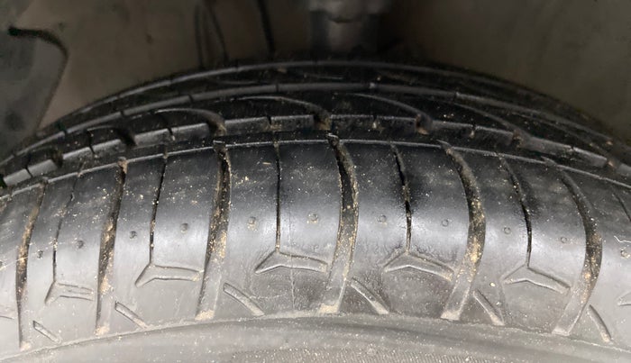 2013 Hyundai i20 ASTA 1.2, Petrol, Manual, 70,890 km, Left Front Tyre Tread