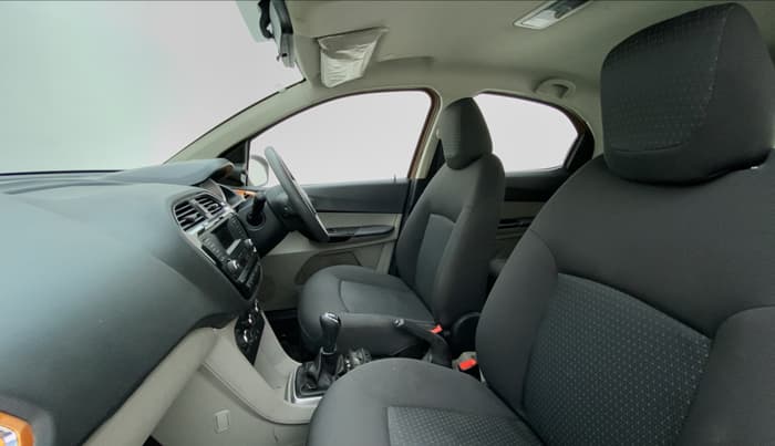 2016 Tata Tiago XZ 1.2 REVOTRON, Petrol, Manual, 44,229 km, Right Side Front Door Cabin