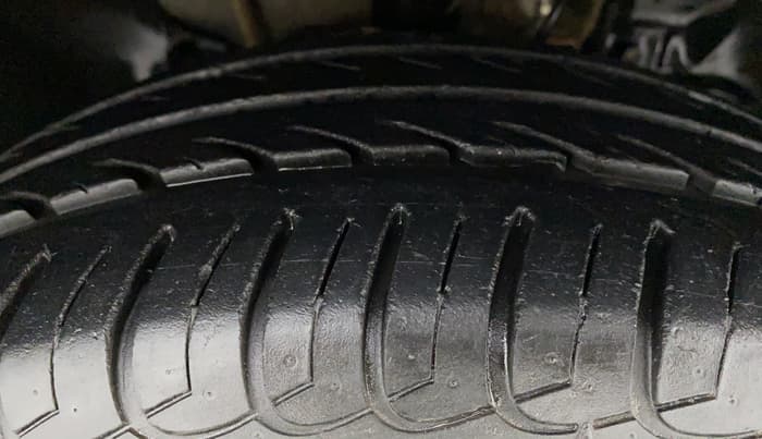 2016 Tata Tiago XZ 1.2 REVOTRON, Petrol, Manual, 44,229 km, Right Front Tyre Tread