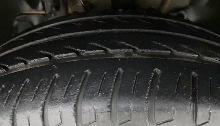 2016 Tata Tiago XZ 1.2 REVOTRON, Petrol, Manual, 44,229 km, Left Front Tyre Tread