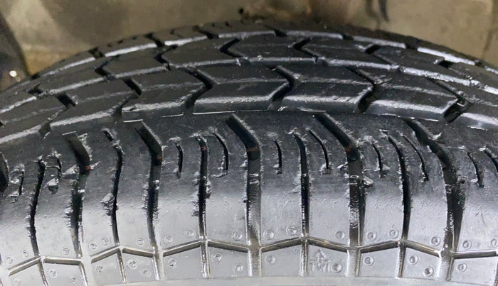 2009 Maruti Swift Dzire VXI 1.3, Petrol, Manual, 26,741 km, Left Front Tyre Tread