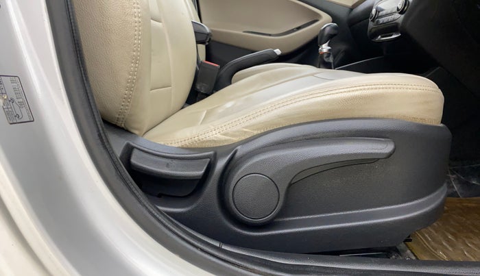 2015 Hyundai Elite i20 ASTA 1.2, Petrol, Manual, 63,572 km, Driver Side Adjustment Panel