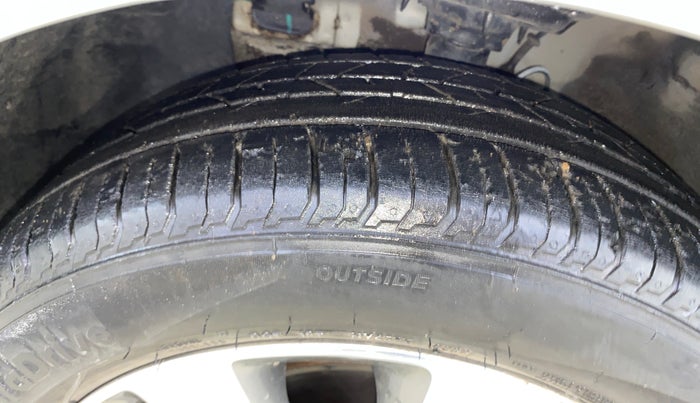 2015 Hyundai Elite i20 ASTA 1.2, Petrol, Manual, 63,572 km, Left Front Tyre Tread