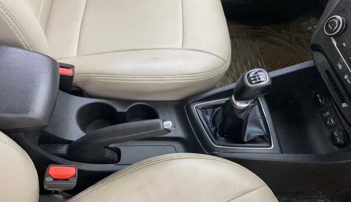 2015 Hyundai Elite i20 ASTA 1.2, Petrol, Manual, 63,572 km, Gear Lever