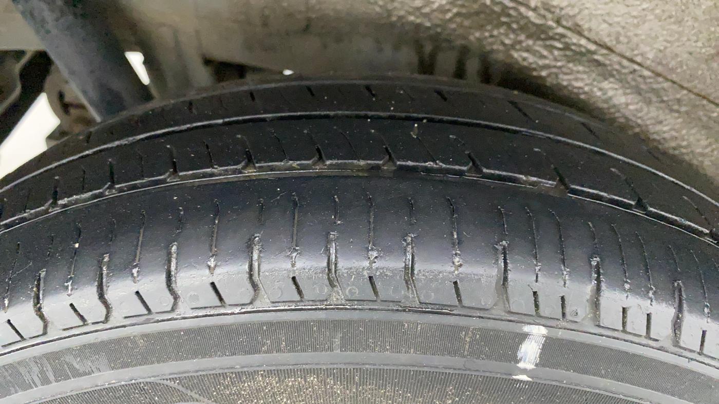 2018 Maruti Wagon R 1.0 LXI CNG, CNG, Manual, 45,450 km, Right Rear Tyre Tread