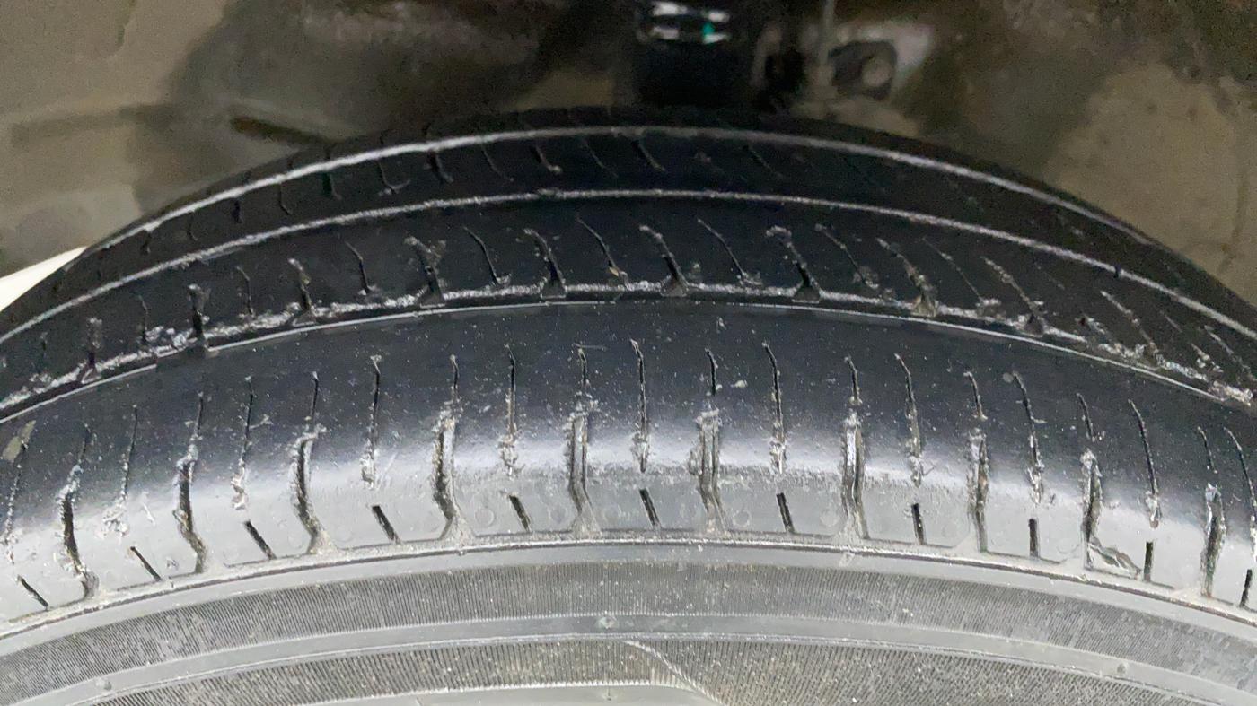 2018 Maruti Wagon R 1.0 LXI CNG, CNG, Manual, 45,450 km, Left Front Tyre Tread