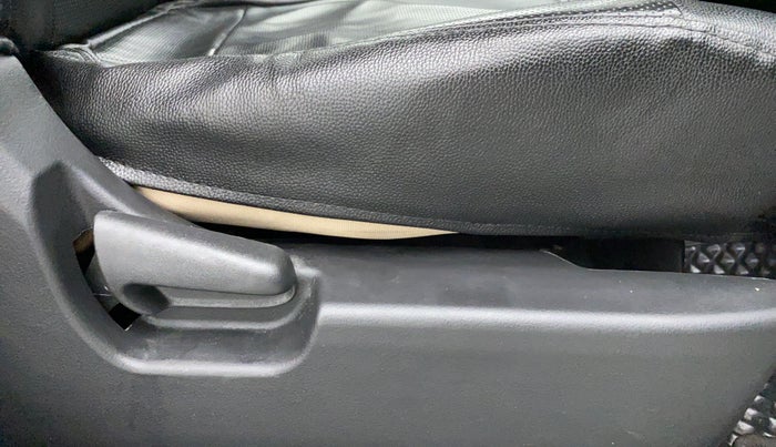 2018 Maruti Wagon R 1.0 LXI CNG, CNG, Manual, 45,450 km, Driver Side Adjustment Panel
