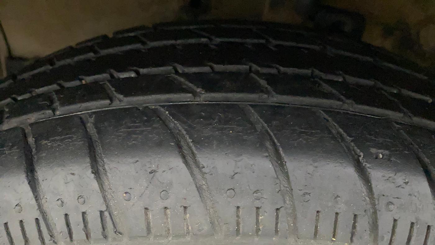 2017 Maruti Celerio ZXI AMT, Petrol, Automatic, 35,381 km, Left Front Tyre Tread