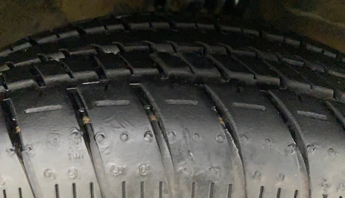 2017 Maruti Celerio ZXI AMT, Petrol, Automatic, 35,381 km, Right Front Tyre Tread