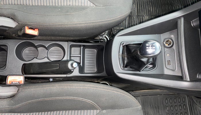 2018 Ford FREESTYLE TREND 1.2 PETROL, Petrol, Manual, 32,852 km, Gear Lever