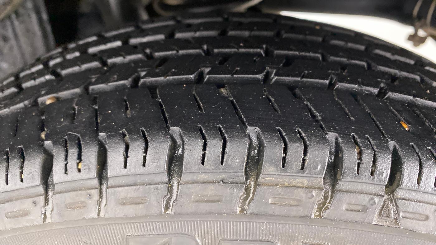 2016 Maruti Alto K10 VXI (O) AMT, Petrol, Automatic, 15,006 km, Left Rear Tyre Tread