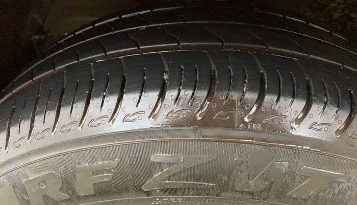 2019 Maruti Swift LXI, Petrol, Manual, 52,322 km, Left Front Tyre Tread