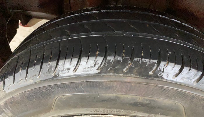 2019 Maruti Swift LXI, Petrol, Manual, 52,322 km, Right Rear Tyre Tread
