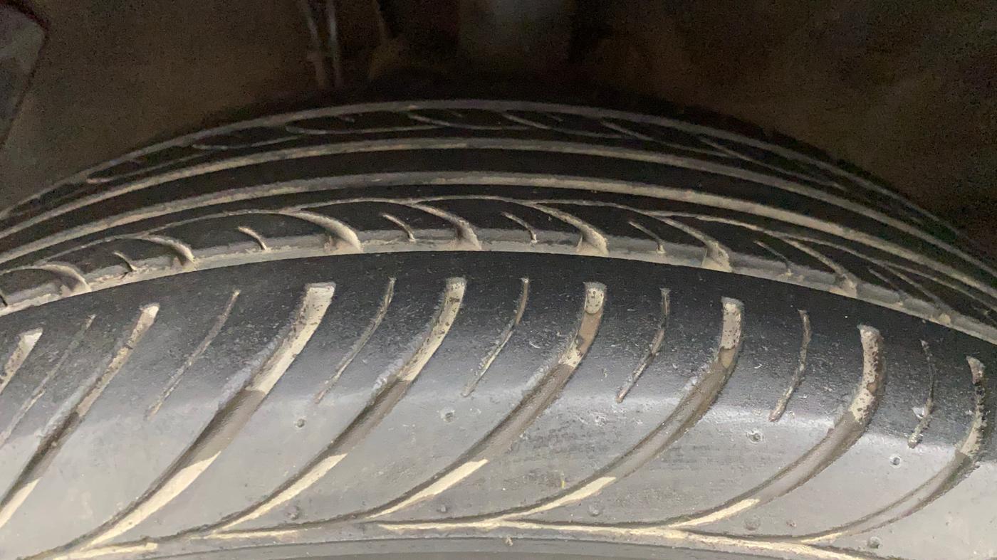 2013 Hyundai i20 ASTA 1.2, Petrol, Manual, 39,894 km, Left Front Tyre Tread