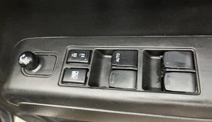 2022 Maruti New Wagon-R VXI CNG 1.0, CNG, Manual, 75,452 km, Driver Side Door Panels Control