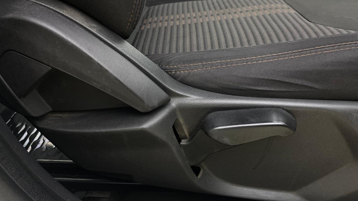 2018 Ford FREESTYLE TITANIUM 1.2 PETROL, Petrol, Manual, 1,24,928 km, Driver Side Adjustment Panel