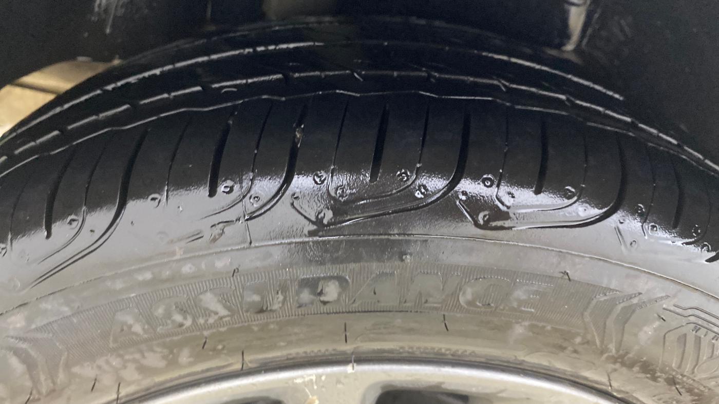 2018 Ford FREESTYLE TITANIUM 1.2 PETROL, Petrol, Manual, 1,24,928 km, Right Rear Tyre Tread