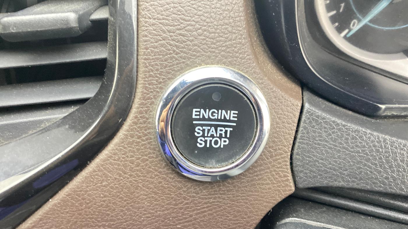 2018 Ford FREESTYLE TITANIUM 1.2 PETROL, Petrol, Manual, 1,24,928 km, Keyless Start/ Stop Button
