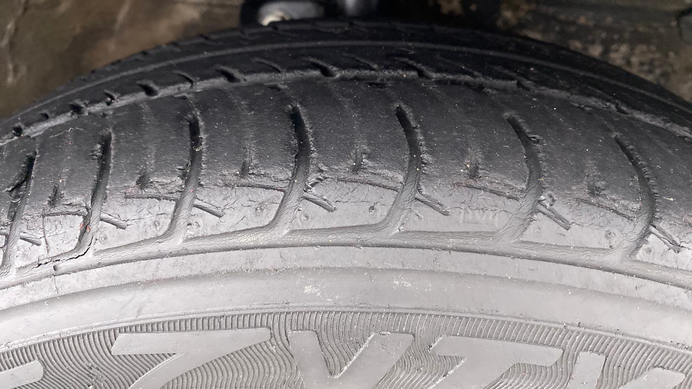 2014 Maruti Celerio VXI AGS, Petrol, Automatic, 44,480 km, Right Front Tyre Tread