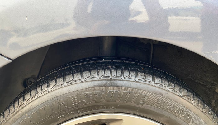 2014 Hyundai Xcent SX 1.2 (O), Petrol, Manual, 35,770 km, Right Rear Tyre Tread