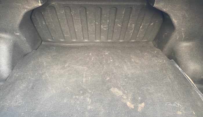 2014 Hyundai Xcent SX 1.2 (O), Petrol, Manual, 35,770 km, Boot Inside