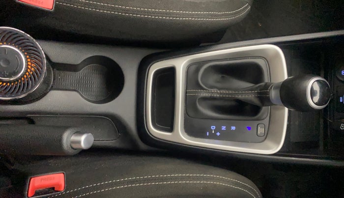 2019 Hyundai VENUE SX PLUS 1.0 TURBO DCT, Petrol, Automatic, 54,331 km, Gear Lever