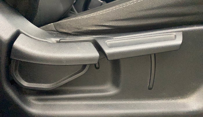 2019 Hyundai VENUE SX PLUS 1.0 TURBO DCT, Petrol, Automatic, 54,331 km, Driver Side Adjustment Panel