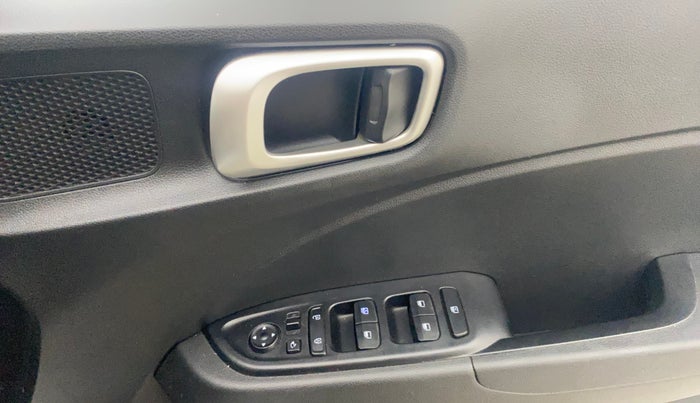 2019 Hyundai VENUE SX PLUS 1.0 TURBO DCT, Petrol, Automatic, 54,331 km, Driver Side Door Panels Control