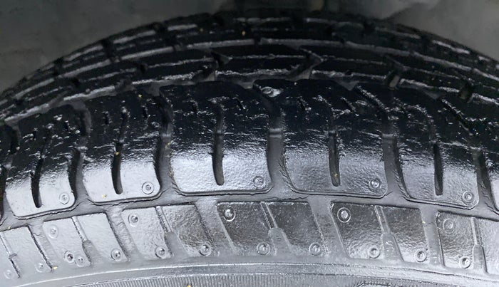 2016 Maruti Alto K10 VXI AMT P, Petrol, Automatic, 8,253 km, Right Front Tyre Tread