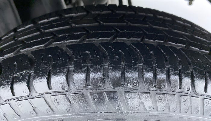 2016 Maruti Alto K10 VXI AMT P, Petrol, Automatic, 8,253 km, Left Rear Tyre Tread