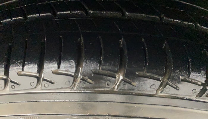 2016 Hyundai Grand i10 SPORTZ 1.2 KAPPA VTVT, Petrol, Manual, 79,534 km, Right Front Tyre Tread