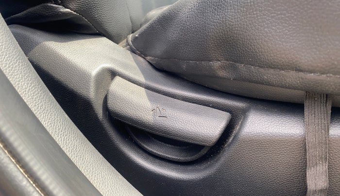 2016 Hyundai Grand i10 SPORTZ 1.2 KAPPA VTVT, Petrol, Manual, 79,534 km, Driver Side Adjustment Panel