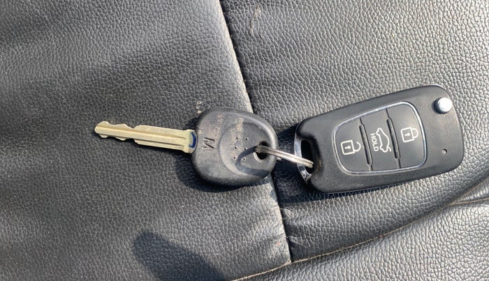 2016 Hyundai Grand i10 SPORTZ 1.2 KAPPA VTVT, Petrol, Manual, 79,534 km, Key Close Up