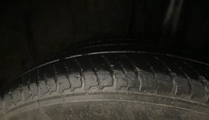 2023 Nissan MAGNITE XV MT, Petrol, Manual, 47,686 km, Left Rear Tyre Tread