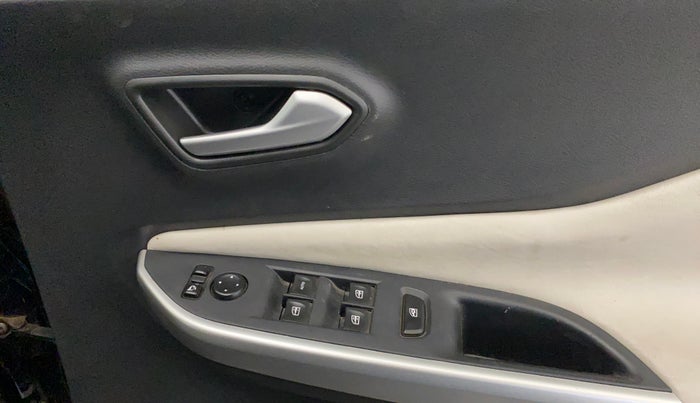 2023 Nissan MAGNITE XV MT, Petrol, Manual, 47,686 km, Driver Side Door Panels Control