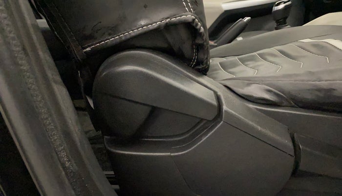 2023 Nissan MAGNITE XV MT, Petrol, Manual, 47,686 km, Driver Side Adjustment Panel