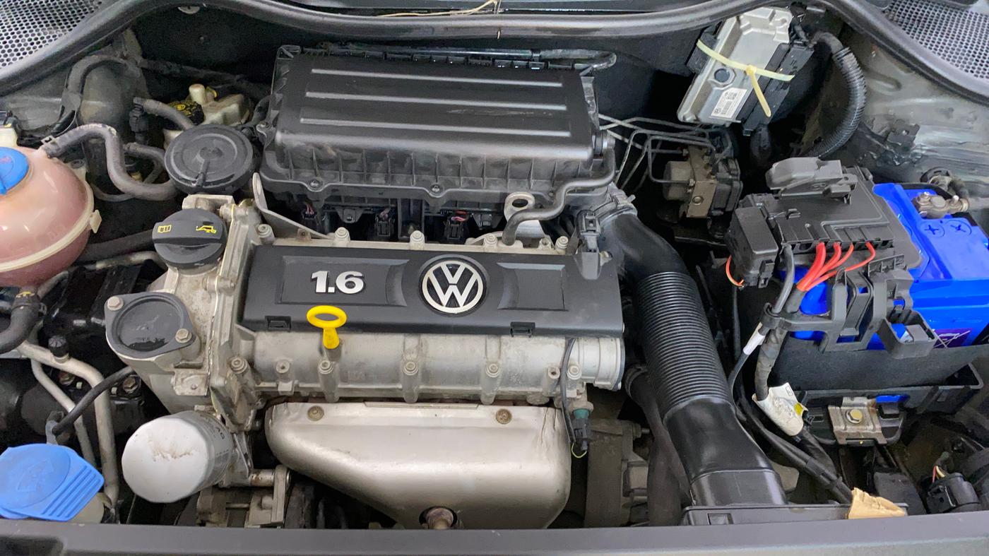 2015 Volkswagen Vento HIGHLINE 1.6 MPI, Petrol, Manual, 75,607 km, Engine View