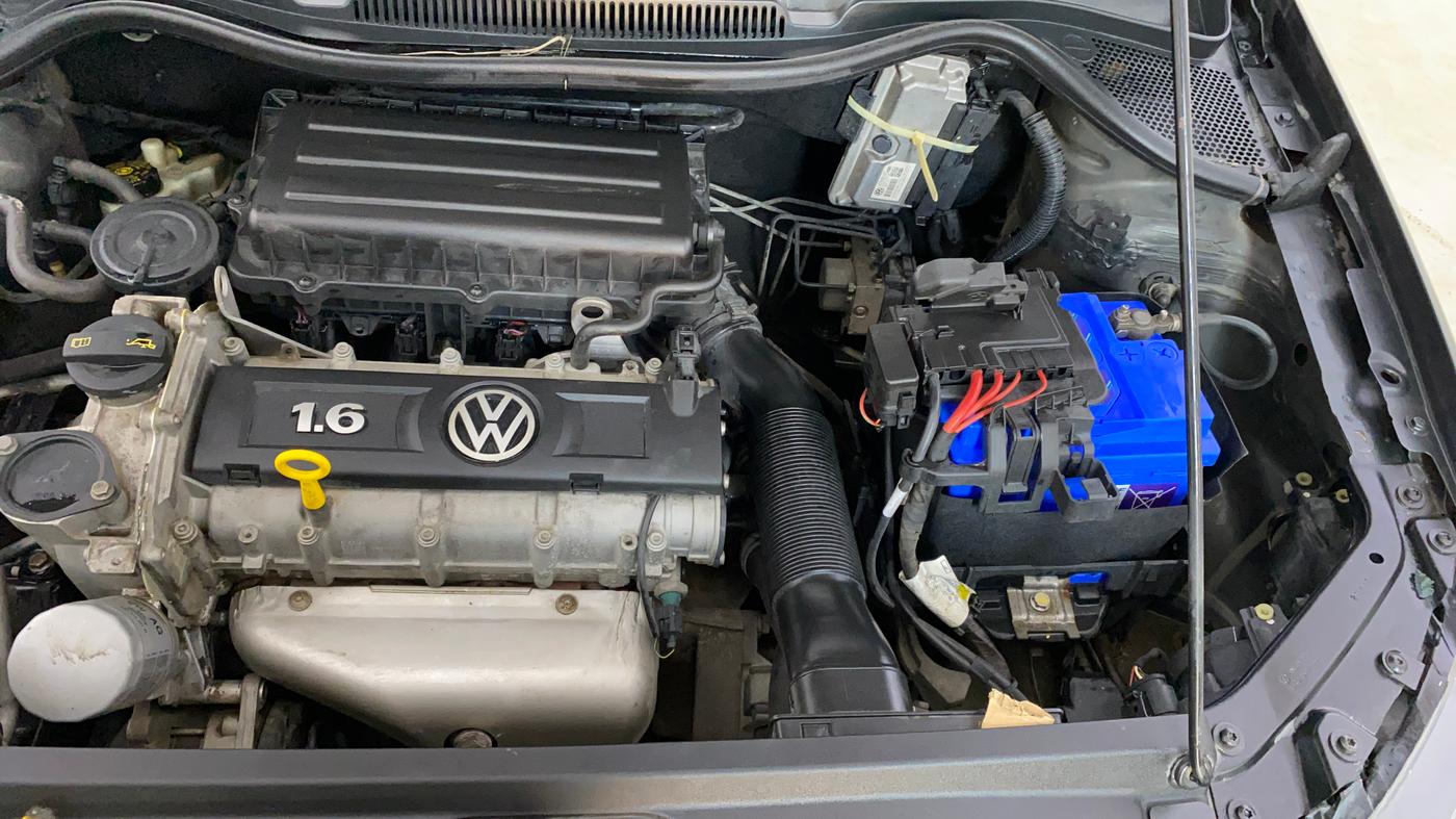 2015 Volkswagen Vento HIGHLINE 1.6 MPI, Petrol, Manual, 75,607 km, Engine View - Left