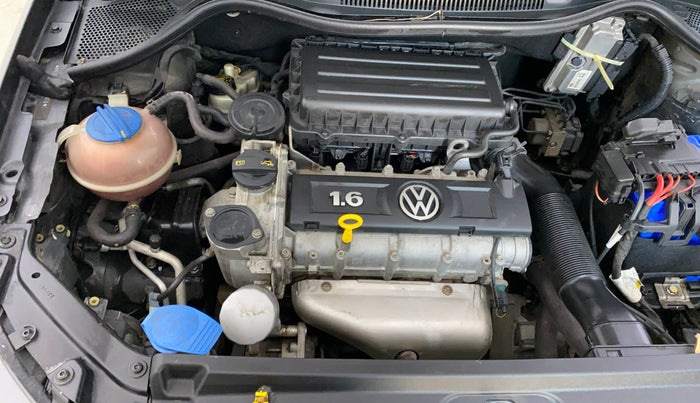 2015 Volkswagen Vento HIGHLINE 1.6 MPI, Petrol, Manual, 75,856 km, Engine View - Right