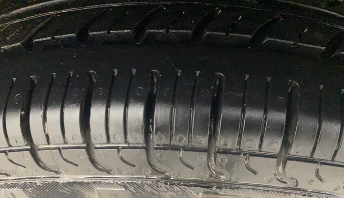 2013 Maruti Alto 800 LXI, Petrol, Manual, 34,369 km, Right Front Tyre Tread